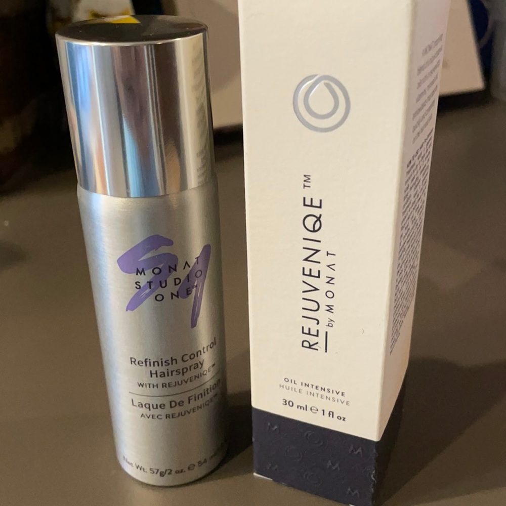 Brand new Monat Rejuvinique oil&refinish spray
